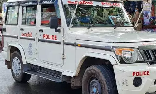 woman was Attacked  her house in Kannur,Kannur crime news,കണ്ണൂരിൽ സ്ത്രീയെ വീട്ടിൽക്കയറി വെട്ടിപ്പരിക്കേൽപ്പിച്ചു; ആക്രമിച്ചത് സുഹൃത്ത്,കണ്ണൂരിൽ സ്ത്രീയെ വെട്ടിപ്പരിക്കേൽപ്പിച്ചു,latest malayalam news,