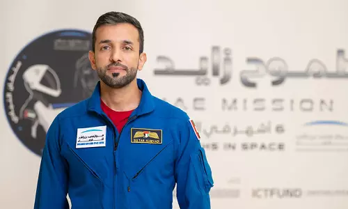 ആറുമാസ ദൗത്യം വിജയകരമാക്കി സുൽത്താൻ അൽ നിയാദി ഭൂമിയിലേക്ക്​