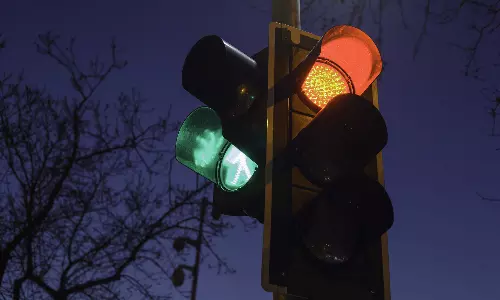 ദുബൈയിൽ ചുവപ്പ് ​​സിഗ്​നൽ ലംഘനം; പിടിച്ചെടുത്തത്​ 855 വാഹനങ്ങൾ