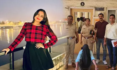 Woman flight attendant found dead with slit throat in Mumbai flat, Trainee Air Hostess murder in Mumbai, flight attendant Rupal Ogrey murder