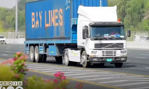 UAE bans heavy vehicles, UAE vehicle ban, latest gulf news, യുഎഇയിൽ ഹെവി വാഹനങ്ങൾ നിരോധിച്ചു, യുഎഇ വാഹന നിരോധനം, ഏറ്റവും പുതിയ ഗൾഫ് വാർത്തകൾ