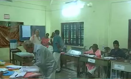 last vote in Puthupally, puthuppally byelection, puthuppally election, latest malayalam news, പുതുപ്പള്ളിയിലെ അവസാന വോട്ട്, പുതുപ്പള്ളി ഉപതെരഞ്ഞെടുപ്പ്, പുതുപ്പള്ളി തിരഞ്ഞെടുപ്പ്, ഏറ്റവും പുതിയ മലയാളം വാർത്തകൾ