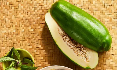 പച്ച പപ്പായ ചില്ലറക്കാരനല്ല, അറിയാം ആരോ​ഗ്യ ​ഗുണങ്ങൾ