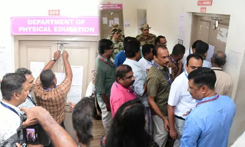 പുതുപ്പള്ളിയില്‍ വോട്ടെണ്ണൽ തുടങ്ങി: ആദ്യ ലീഡ് ചാണ്ടി ഉമ്മന്