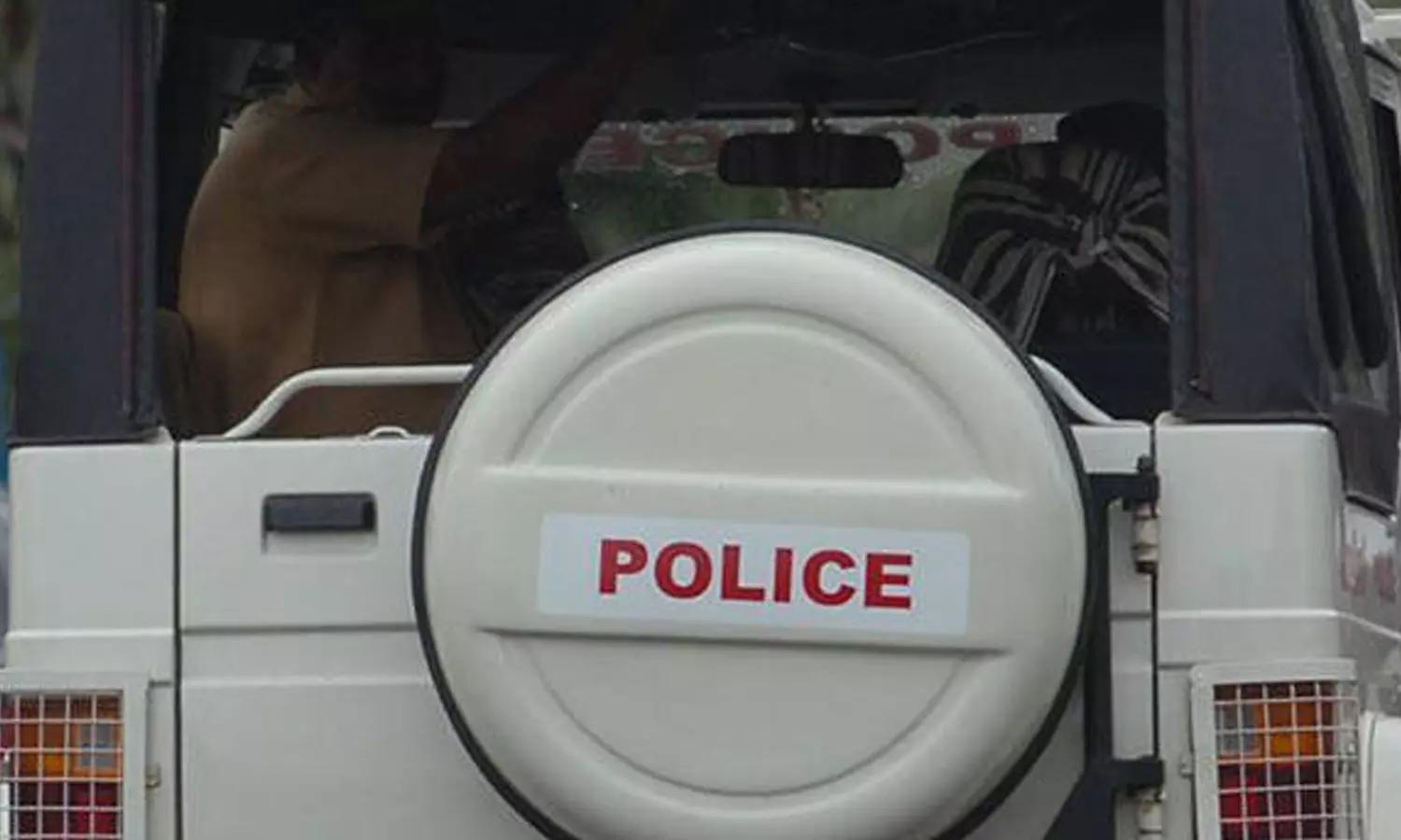 കോഴിക്കോട് യുവതിയെ മർദിച്ച സംഭവം: നടക്കാവ് എസ്ഐയ്ക്കെതിരെ കേസെടുത്തു കോഴിക്കോട് യുവതിയെ മർദിച്ച സംഭവം: നടക്കാവ് എസ്ഐയ്ക്കെതിരെ കേസെടുത്തു