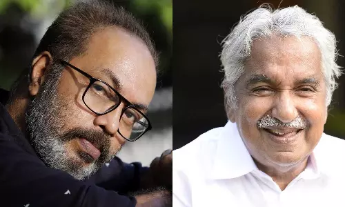 ഉമ്മൻ ചാണ്ടി സാർ മാപ്പ്..! സാമൂഹ്യദ്രോഹികളുടെ ഇടപെടൽമൂലം അൽപ്പനാളെങ്കിലും അങ്ങയെ തെറ്റിദ്ധരിച്ചു ഉമ്മൻ ചാണ്ടി സാർ മാപ്പ്..! സാമൂഹ്യദ്രോഹികളുടെ ഇടപെടൽമൂലം അൽപ്പനാളെങ്കിലും അങ്ങയെ തെറ്റിദ്ധരിച്ചു