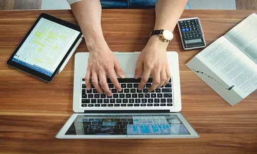 ഓഫീസിൽ വന്ന് ജോലി ചെയ്യണമെന്ന് കമ്പനി; രാജിവെച്ച് പകുതിയോളം ജീവനക്കാർ