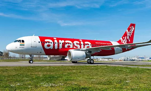 ഹൈഡ്രോളിക് സംവിധാനം തകരാറിലായതിനെ തുടർന്ന് നെടുമ്പാശ്ശേരിയിൽ വിമാനം തിരിച്ചിറക്കി