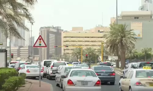 റോഡ് നിയമം ലംഘിക്കുന്നവരെ പിടികൂടാകാൻ നൂതന സംവിധാനം നടപ്പിലാക്കി കുവൈത്ത്