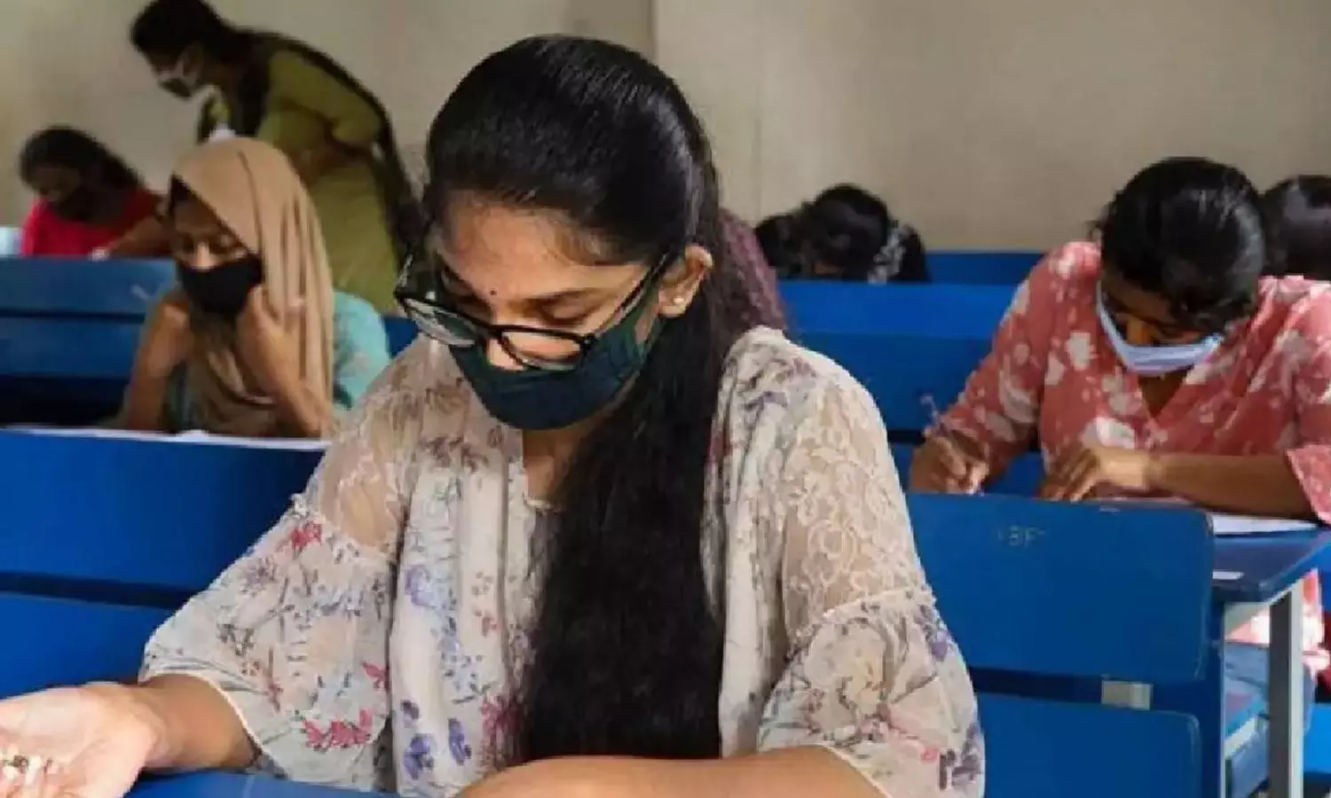 നിപ കണ്ടെയ്ൻമെന്‍റ് സോൺ; പരീക്ഷകള്‍ മാറ്റിവെച്ചു