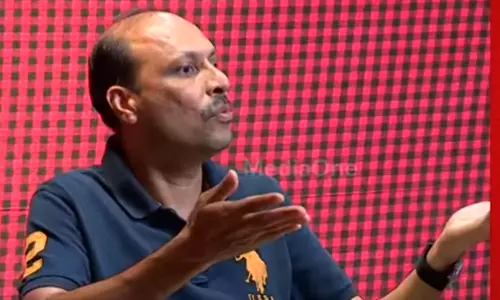 pinarayi vijayan,solar case, pinarayi vijayan not let down; TG Nandakumar,കടക്ക് പുറത്തെന്ന് പറഞ്ഞില്ല, പിണറായിയുമായി ഫ്‌ളാറ്റിൽ ചർച്ച നടത്തി; ദല്ലാൾ നന്ദകുമാർ,