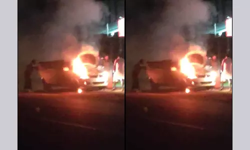 car that was running in Changaramkulam was burnt
