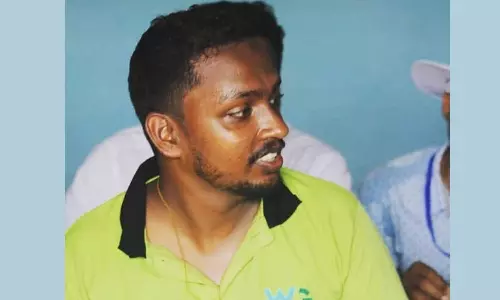 പേരാമ്പ്രയില് പരസ്യബോര്ഡ് സ്ഥാപിക്കുന്നതിനിടെ ഷോക്കേറ്റ് യുവാവിനു ദാരുണാന്ത്യം പേരാമ്പ്രയില് പരസ്യബോര്ഡ് സ്ഥാപിക്കുന്നതിനിടെ ഷോക്കേറ്റ് യുവാവിനു ദാരുണാന്ത്യം