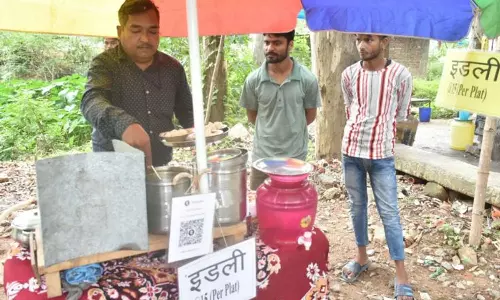 Technician Who Helped Build Chandrayaan-3 Launchpad Now Selling Idlis