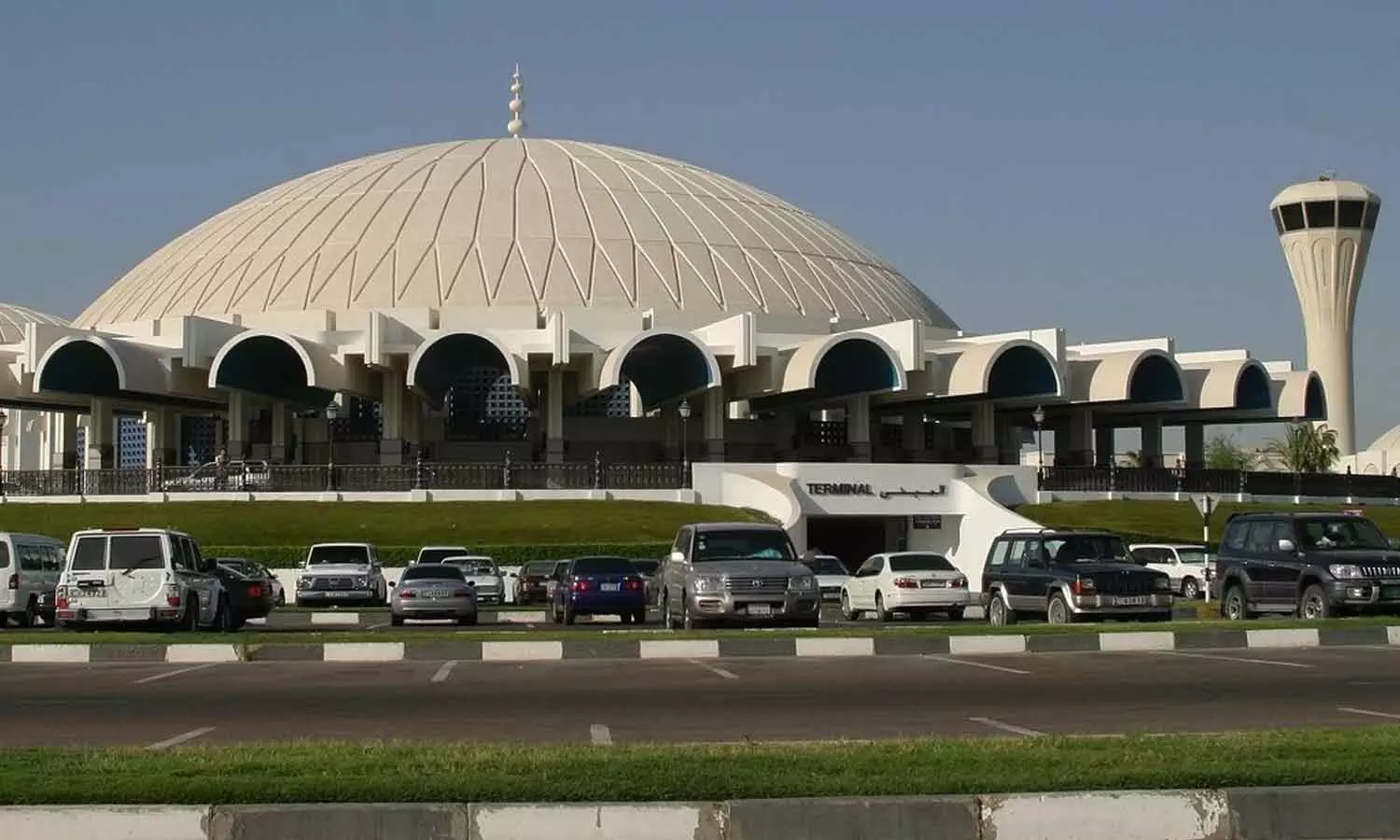 രണ്ടു മാസത്തിനുള്ളിൽ 28 ലക്ഷം യാത്രക്കാർ; ഷാർജ വിമാനത്താവളം കുതിക്കുന്നു രണ്ടു മാസത്തിനുള്ളിൽ 28 ലക്ഷം യാത്രക്കാർ; ഷാർജ വിമാനത്താവളം കുതിക്കുന്നു
