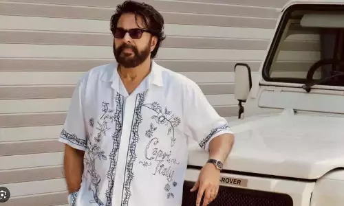 369 വിട്ടുകൊടുക്കില്ലെന്ന് മെഗാസ്റ്റാർ; പുതിയ കാറിന് ഇഷ്ട നമ്പർ കിട്ടാൻ മമ്മൂട്ടി മുടക്കിയ തുക കണ്ടോ!