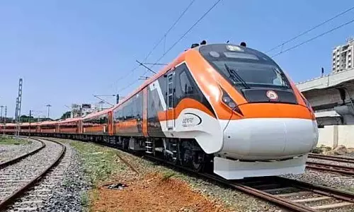 രണ്ടാം വന്ദേ ഭാരത് ട്രെയിൻ കേരളത്തിലെത്തി; മറ്റന്നാൾ ട്രയൽ റൺ നടത്തിയേക്കും