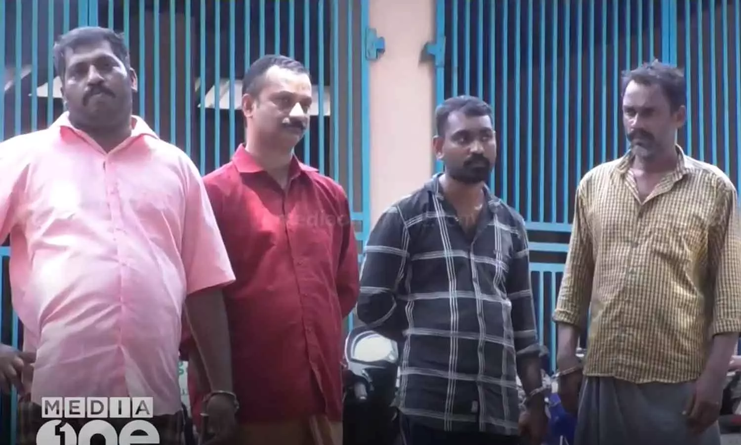 കൊല്ലത്ത് മ്ലാവിനെ വേട്ടയാടിയ നാല് പേർ അറസ്റ്റിൽ