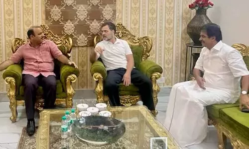 ബി.ജെ.പി എം.പി തീവ്രവാദിയെന്ന് അധിക്ഷേപിച്ച ഡാനിഷ് അലിയെ കണ്ട് രാഹുൽ ഗാന്ധി