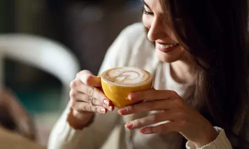 ഒരു കപ്പ് കാപ്പി കുടിച്ച് ദിവസം തുടങ്ങുന്നവരാണോ? ഇക്കാര്യങ്ങള്‍ ശ്രദ്ധിക്കണം