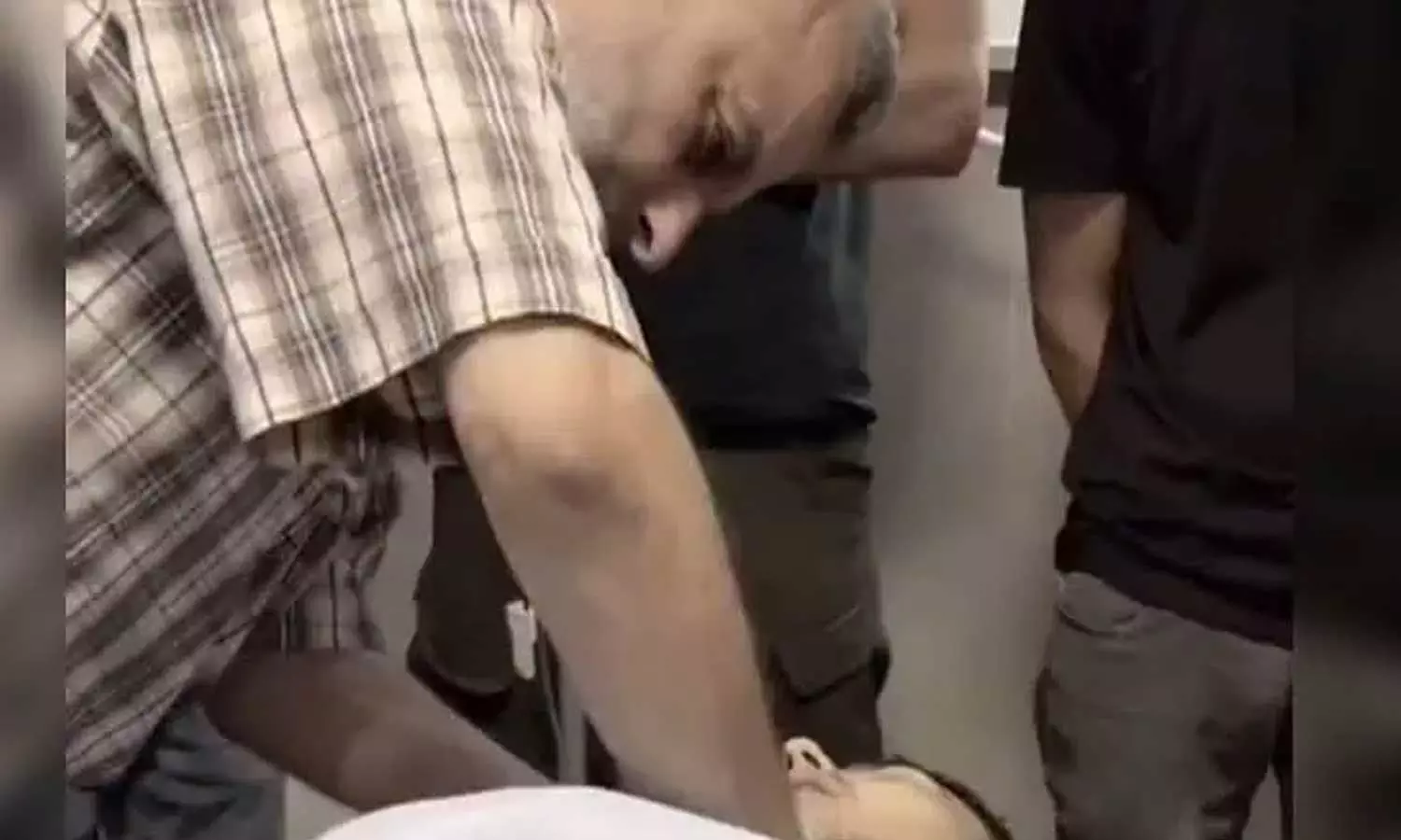 Palestinian doctor attempts to save son shot by Israeli forces Palestinian doctor attempts to save son shot by Israeli forces