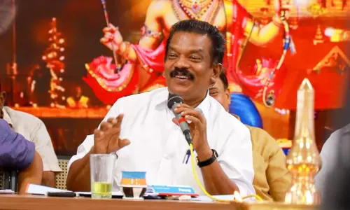 മന്ത്രിയും തന്ത്രിയും: കേരളത്തിലെ സനാതന വഴക്കങ്ങള്‍