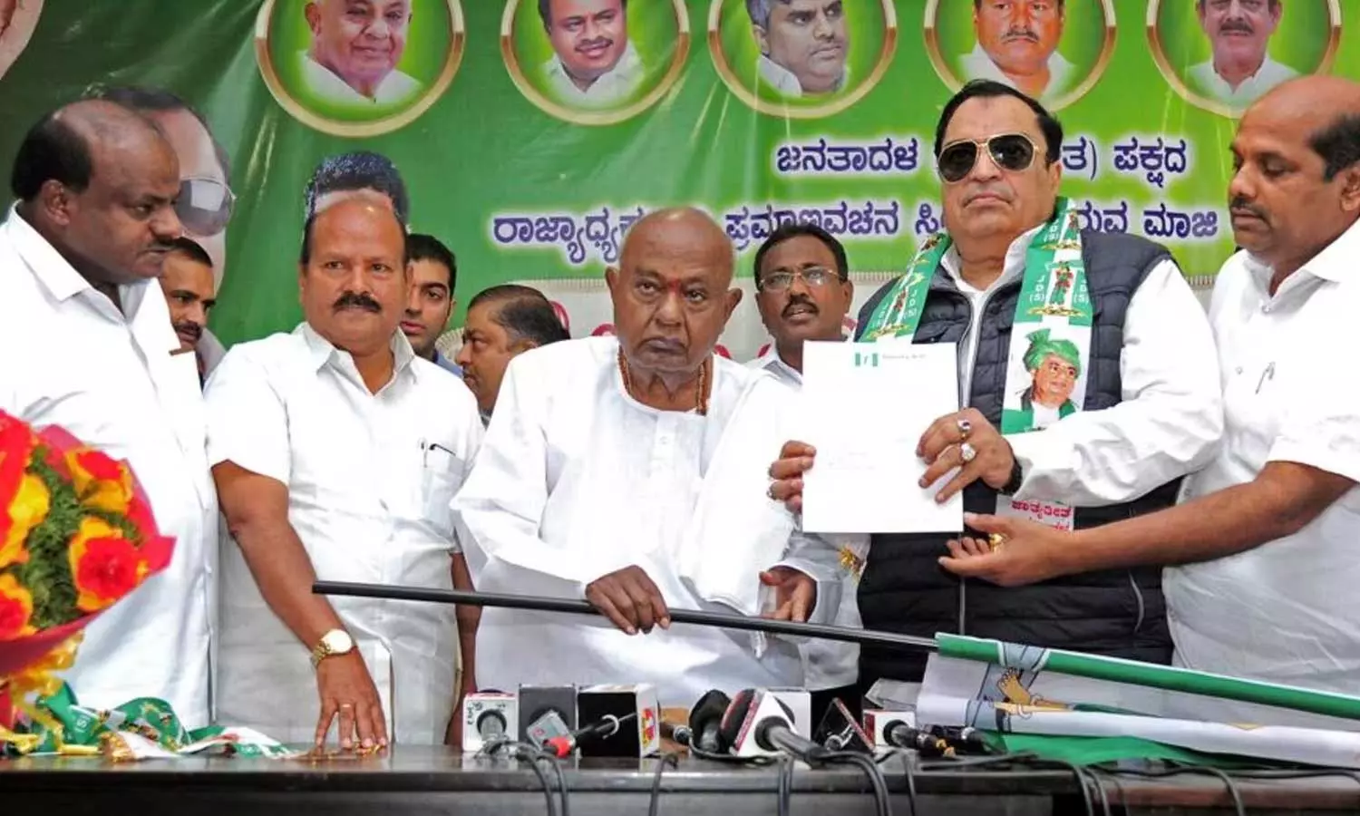 JD(S) into split under CM Ibrahim after alliance with BJP, JD(S) split, JD(S)-BJP alliance, CM Ibrahim, HD Deve Gowda, HD Kumaraswamy