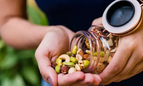 നട്‌സ് അധികം വേണ്ട; അളവില്‍ കൂടുതല്‍ കഴിച്ചാല്‍ അമിതവണ്ണത്തിന് കാരണം​