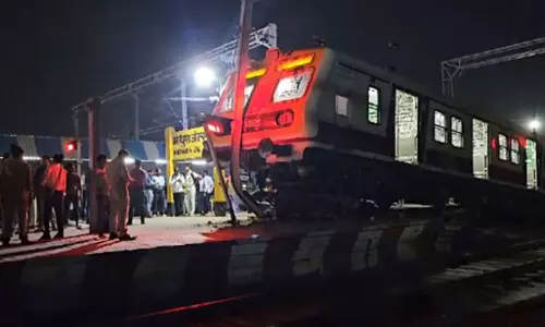 Train ,Mathura railway station ,Train Climbs Platform In UPs Mathura Railway Station,latest national news,മഥുരയിൽ റെയിൽവെ പ്ലാറ്റ്ഫോമിലേക്ക് ട്രെയിൻ പാഞ്ഞുകയറി,മഥുര, ട്രെയിൻ പ്ലാറ്റ്ഫോമിലേക്ക് പാഞ്ഞുകയറി Train ,Mathura railway station ,Train Climbs Platform In UPs Mathura Railway Station,latest national news,മഥുരയിൽ റെയിൽവെ പ്ലാറ്റ്ഫോമിലേക്ക് ട്രെയിൻ പാഞ്ഞുകയറി,മഥുര, ട്രെയിൻ പ്ലാറ്റ്ഫോമിലേക്ക് പാഞ്ഞുകയറി