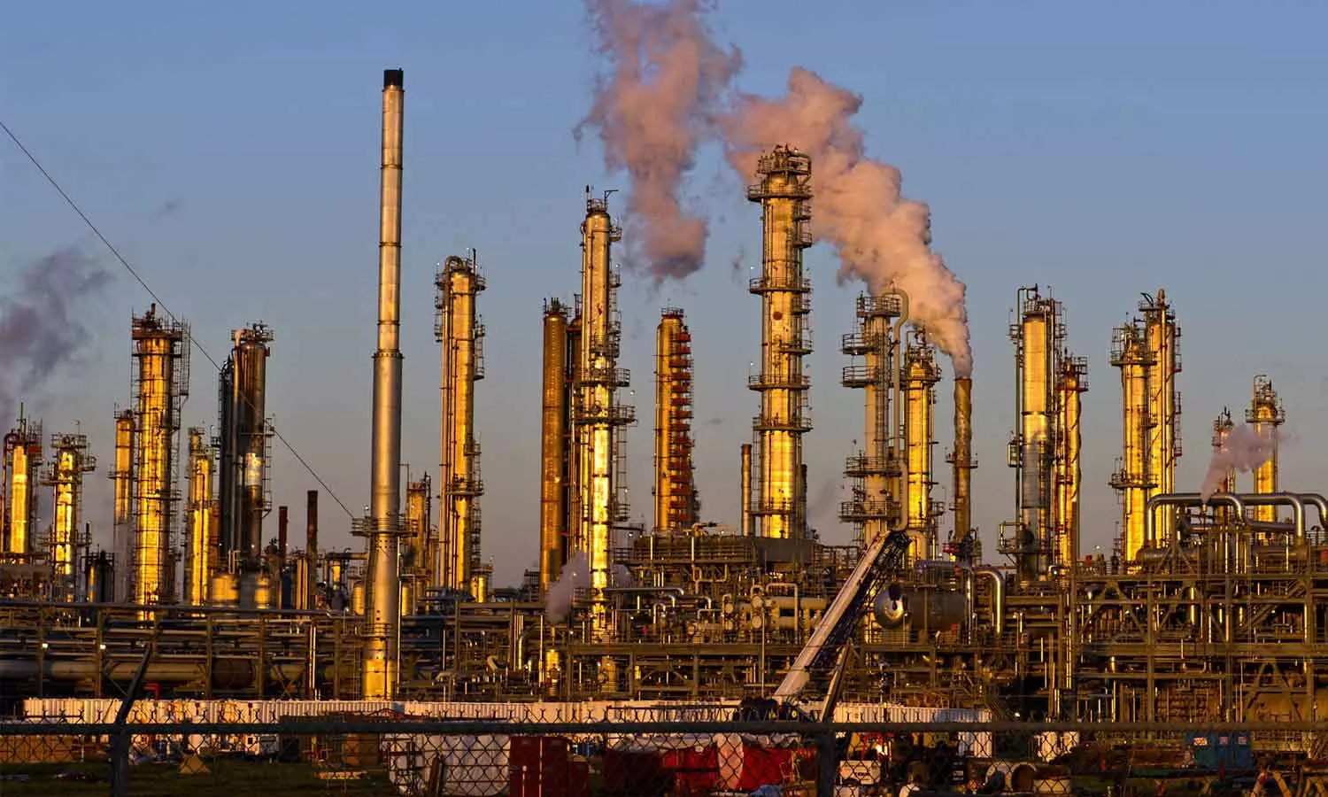 എണ്ണവില കുതിക്കുന്നു; ഇന്ന് മാത്രം മൂന്ന് ശതമാനം വർധനയുണ്ടായി