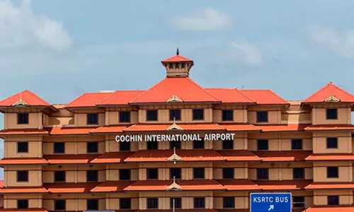 നെടുമ്പാശ്ശേരിയിൽ സ്വർണം കടത്തിക്കൊണ്ടുവന്ന യുവതിയെ തട്ടിക്കൊണ്ടു പോകാൻ ശ്രമം; നാലുപേർ പിടിയിൽ