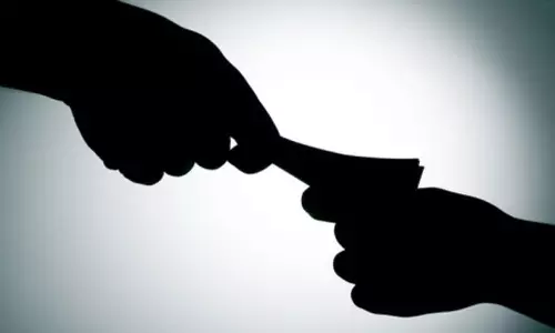 bribe,Idukki,bribes from timber merchants,latest malayalam news,കൈക്കൂലി; ഇടുക്കിയിൽ ഫോറസ്റ്റ് ഉദ്യോഗസ്ഥർക്ക് സസ്‌പെൻഷൻ,ഇടുക്കി,കൈക്കൂലി