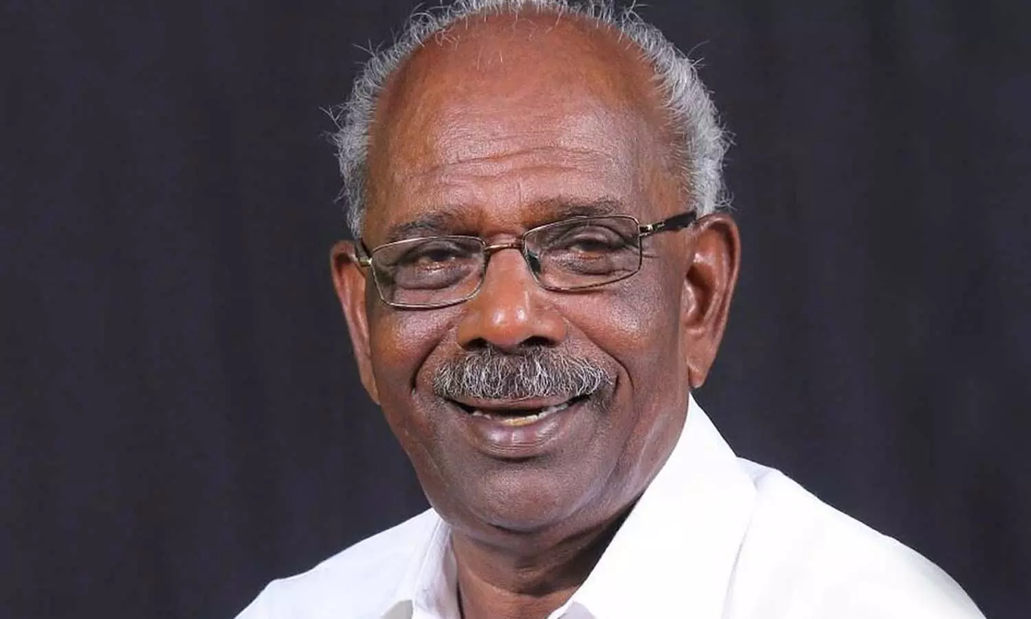 അമ്മയെയും പെങ്ങളെയും കൂട്ടിക്കൊടുത്ത് കാശുണ്ടാക്കി നൽകാൻ സർക്കാർ പറഞ്ഞിട്ടില്ല; വിവാദ പരാമർശവുമായി എം.എം മണി