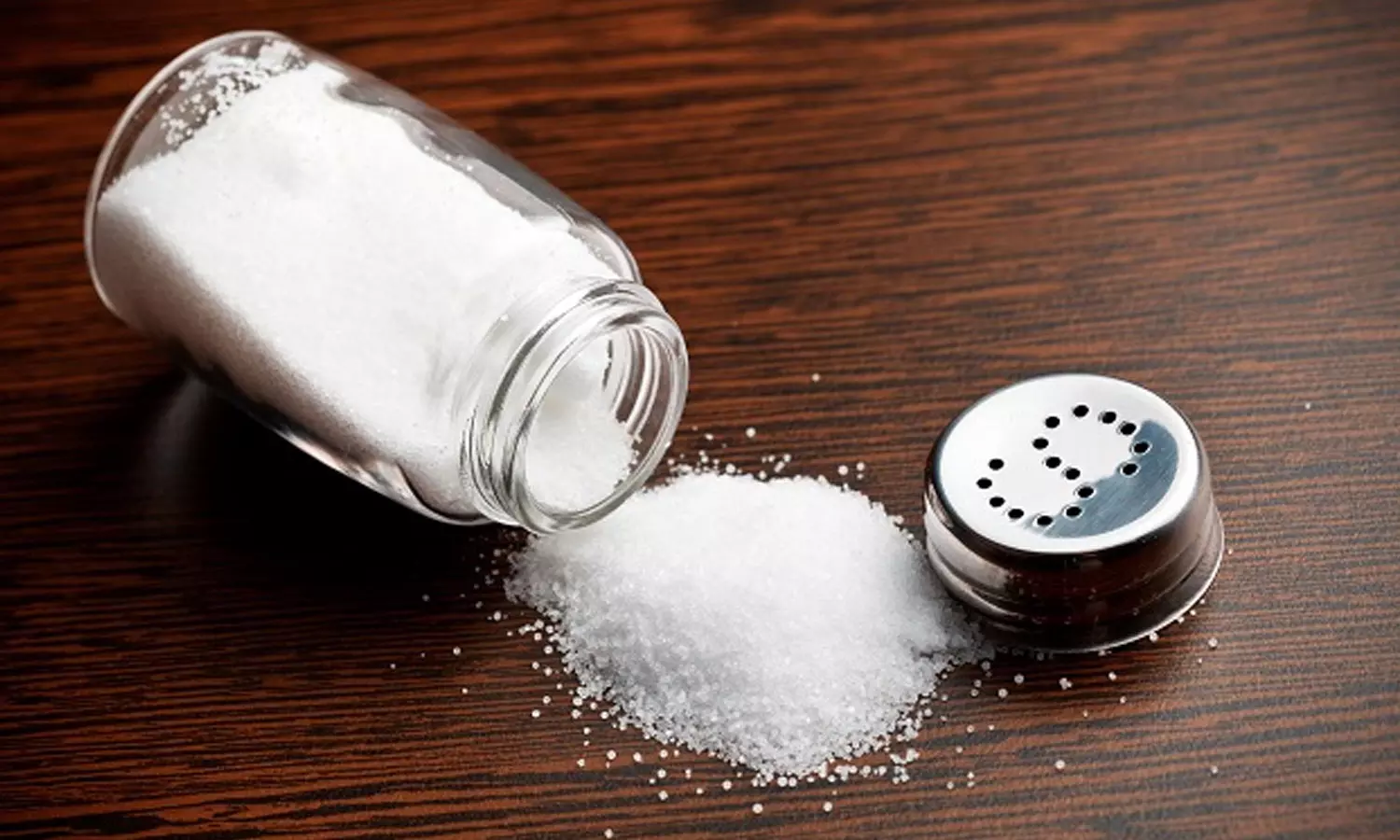 ഓർമ്മശക്തി മുതൽ രക്തസമ്മർദം വരെ; ഉപ്പിന്റെ അളവ് കൂടിയാൽ ആരോഗ്യത്തെ ബാധിക്കുന്നതെങ്ങനെ? ഓർമ്മശക്തി മുതൽ രക്തസമ്മർദം വരെ; ഉപ്പിന്റെ അളവ് കൂടിയാൽ ആരോഗ്യത്തെ ബാധിക്കുന്നതെങ്ങനെ?