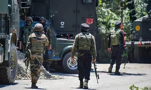 indian Army,  terrorists, Jammu kashmir, latest malayalam news, ഇന്ത്യൻ സൈന്യം, ഭീകരർ, ജമ്മു കശ്മീർ, ഏറ്റവും പുതിയ മലയാളം വാർത്തകൾ