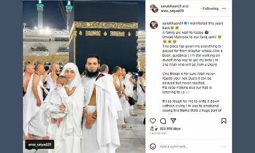 Sana Khan performed Umrah with baby