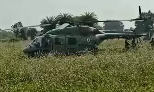 Air Forces Dhruv helicopter landed in an emergency, Dhruv helicopter, indian air force, latest malayalam news, എയർഫോഴ്‌സിന്റെ ധ്രുവ് ഹെലികോപ്റ്റർ അടിയന്തരാവസ്ഥയിൽ ലാൻഡ് ചെയ്തു, ധ്രുവ് ഹെലികോപ്റ്റർ,