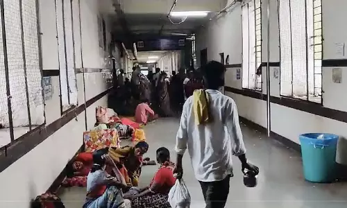 Protest over Mass Death in Maharashtra Hospitals Opposition says government sponsored killing
