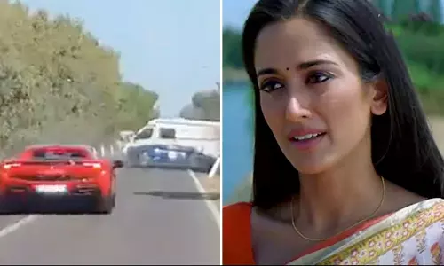 Actress Gayatri Joshi s Lamborghini Hit another car, 2 Dead