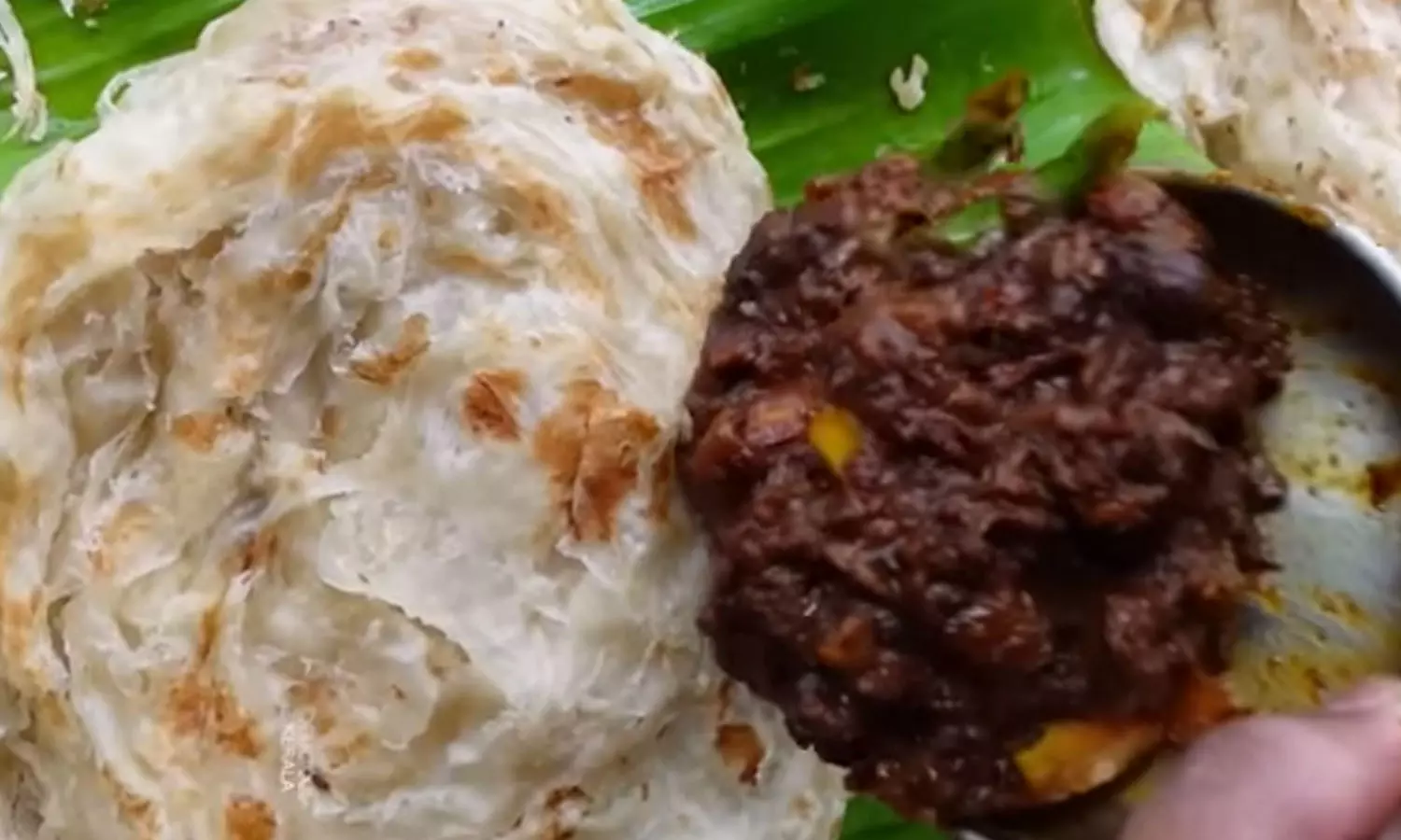 Porotta and beef , soil has been thrown in food, Kollam, porotta fight in kollam, latest malayalam news, പൊറോട്ടയും പോത്തിറച്ചിയും, ഭക്ഷണത്തിൽ മണ്ണ് ഇട്ടിരിക്കുന്നു, കൊല്ലം, കൊല്ലത്ത് പൊറോട്ട വഴക്ക്, പൊറോട്ട ബീഫ് Porotta and beef , soil has been thrown in food, Kollam, porotta fight in kollam, latest malayalam news, പൊറോട്ടയും പോത്തിറച്ചിയും, ഭക്ഷണത്തിൽ മണ്ണ് ഇട്ടിരിക്കുന്നു, കൊല്ലം, കൊല്ലത്ത് പൊറോട്ട വഴക്ക്, പൊറോട്ട ബീഫ്