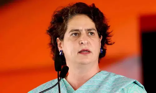 Priyanka Gandhi,ED raid, ED raids underway in Karnataka, West Bengal,Telangana and Tamil Nadu,latest national news,കേന്ദ്ര സർക്കാറിനെതിരെ ശബ്ദമുയർത്തുന്നവരുടെ വീട്ടിലാണ് ഇ.ഡി എത്തുന്നത്, ഇഡി റെയ്ഡിനെതിരെ പ്രിയങ്കാ ഗാന്ധി,