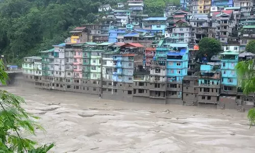 sikkim flood: Heavy rains, snowmelt and melting are the cause of the disaster,Sikkim flash floods updates With over 17 deaths, flood situation in Sikkim ,സിക്കിമിലെ മിന്നല്‍ പ്രളയം: ശക്തമായ മഴയും ഹിമപാളികൾ ഉരുകിയൊഴുകിയതും ദുരന്തകാരണമെന്ന് കേന്ദ്രജല കമ്മീഷൻ,സിക്കിം പ്രളയം