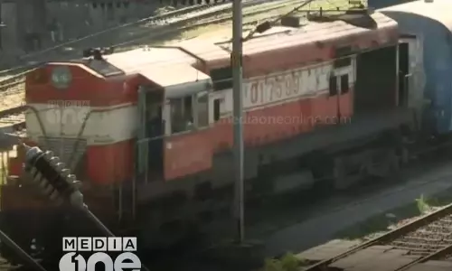 Shornur - Kozhikode passenger timing has been changed,media one investigation,palakkad railway station, പാലക്കാട്ടെ ട്രെയിന്‍ ദുരിതം, പാസഞ്ചര്‍ ട്രെയിന്‍ സമയം മാറ്റി, കഷ്ടപ്പാട് എക്സ്പ്രസ്, പാലക്കാട് ട്രെയിന്‍ യാത്രക്കാര്‍,