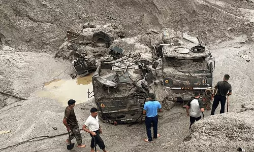 Sikkim floods,Chance of flash floods again in Sikkim,സിക്കിം മിന്നല്‍ പ്രളയം, സിക്കിം പ്രളയം,ചുങ്താങ്ങിൽ തുരങ്കത്തിൽ 14 പേര്‍ കുടുങ്ങി,സിക്കിം