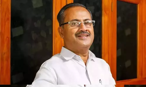 പി.എം.എ സലാമിനെതിരെ സമസ്ത നേതാക്കൾ; സാദിഖലി തങ്ങൾക്ക് പരാതി നൽകി പി.എം.എ സലാമിനെതിരെ സമസ്ത നേതാക്കൾ; സാദിഖലി തങ്ങൾക്ക് പരാതി നൽകി