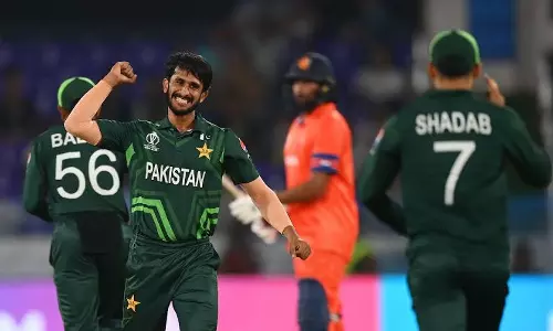 ആദ്യം വിയർത്തു; പിന്നെ ഓറഞ്ച് പടയ്ക്കെതിരെ വിജയം എറിഞ്ഞെടുത്ത് പാകിസ്താൻ