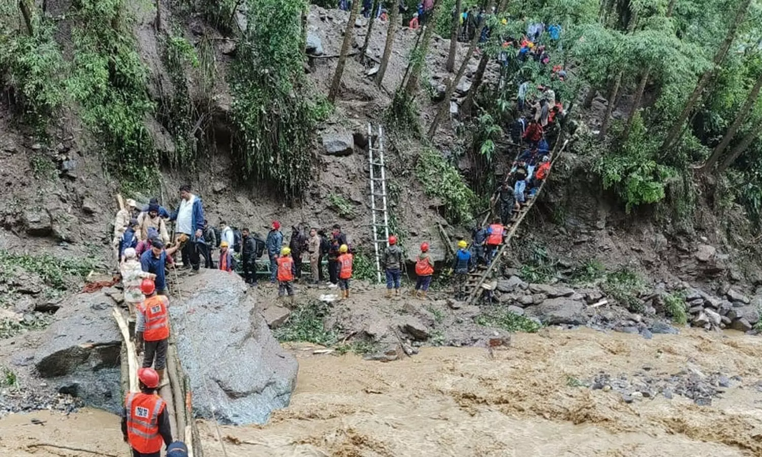 flash floods,Search continues for 150 missing in Sikkim flash floods; death toll has reached 32,സിക്കിം മിന്നൽ പ്രളയം, സിക്കിം പ്രളയം, latest national news flash floods,Search continues for 150 missing in Sikkim flash floods; death toll has reached 32,സിക്കിം മിന്നൽ പ്രളയം, സിക്കിം പ്രളയം, latest national news