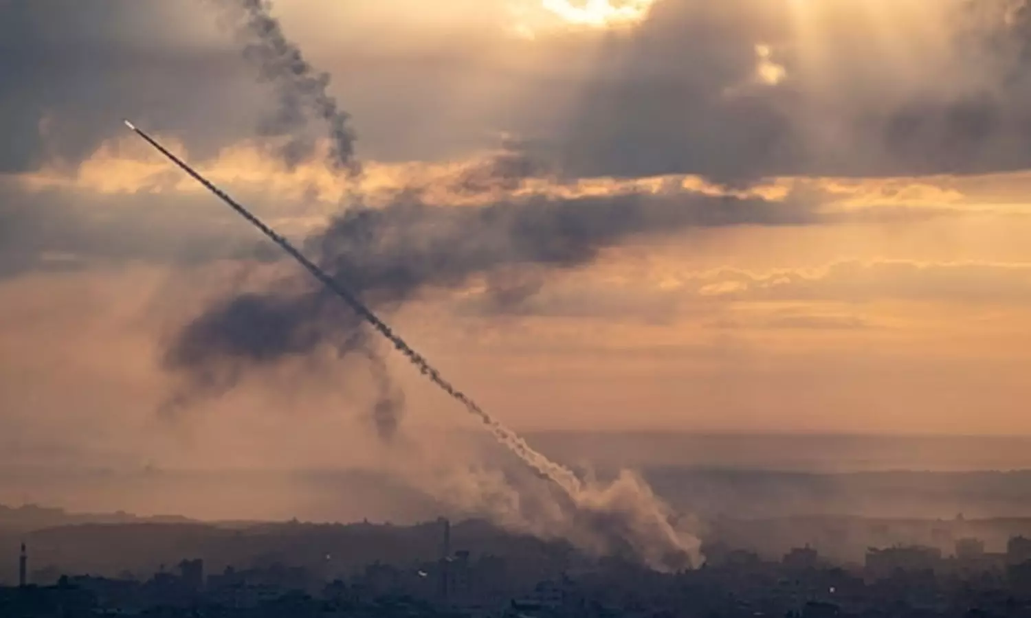 യുദ്ധം ലബനാനിലേക്കും; തിരിച്ചടി നൽകിയതായി ഇസ്രയേൽ