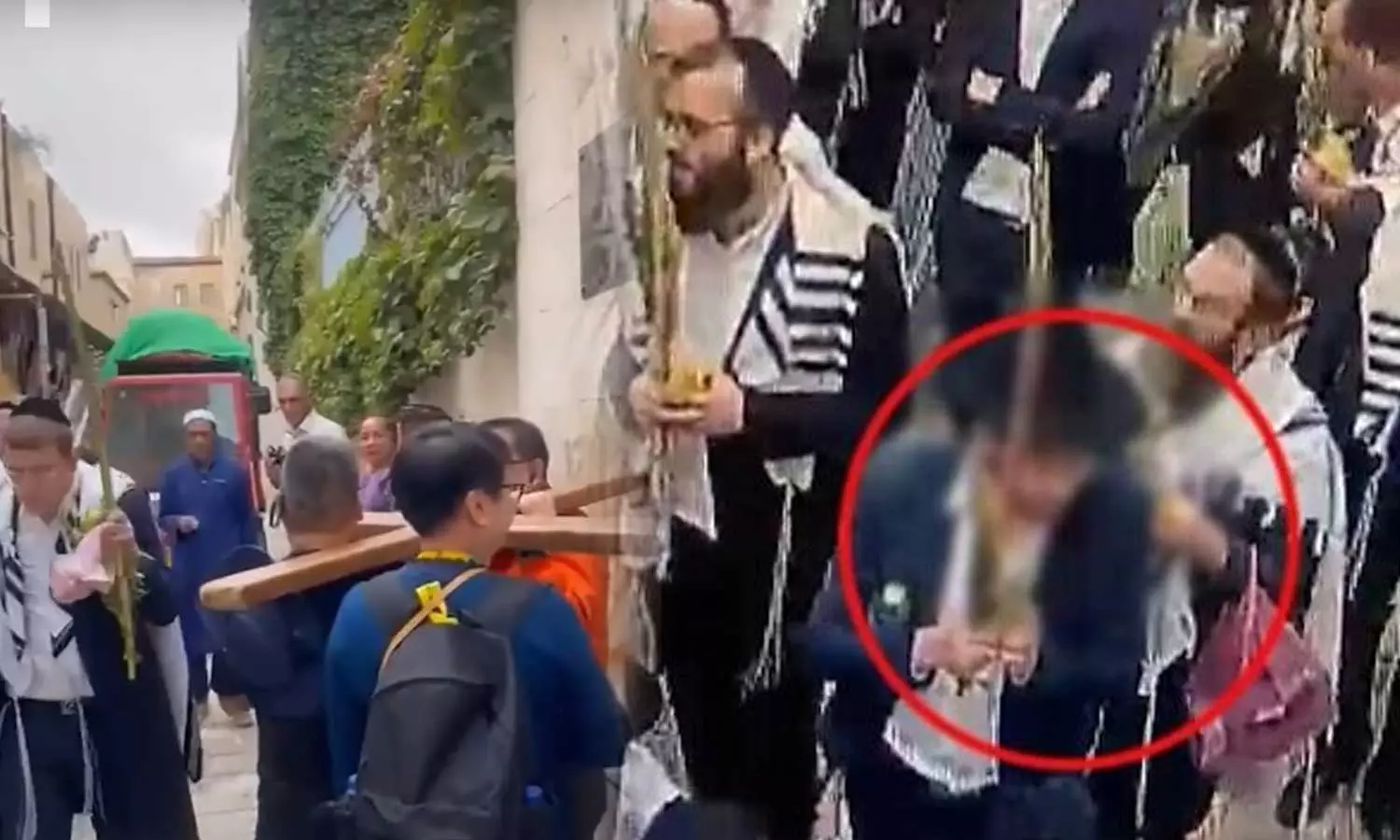 Ultra-Orthodox Jews seen spitting on Christian pilgrims in Jerusalem, Jews spit towards Christian pilgrims leaving Church in Jerusalem’s Old City, Christian persecution in Israel,  ultraorthodoxjews, spittingonChristianpilgrims, Jerusalem, Christianpilgrims, JerusalemOldCity