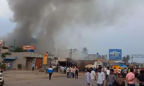 Bengaluru cracker shop fire,